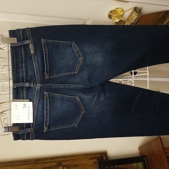 KanCan distressed jeans, New with tags - Picture 8 of 12